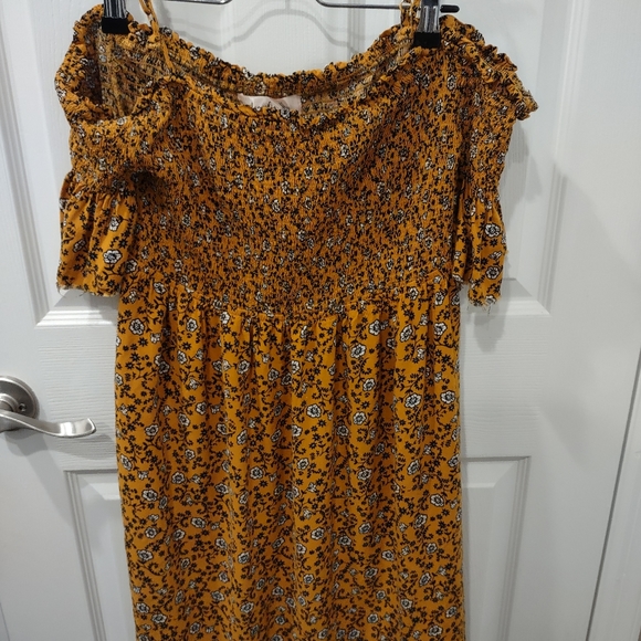 Magnolia Skye Ruched Off Shoulder Peasant Dress. Floral. Orange - Picture 9 of 10